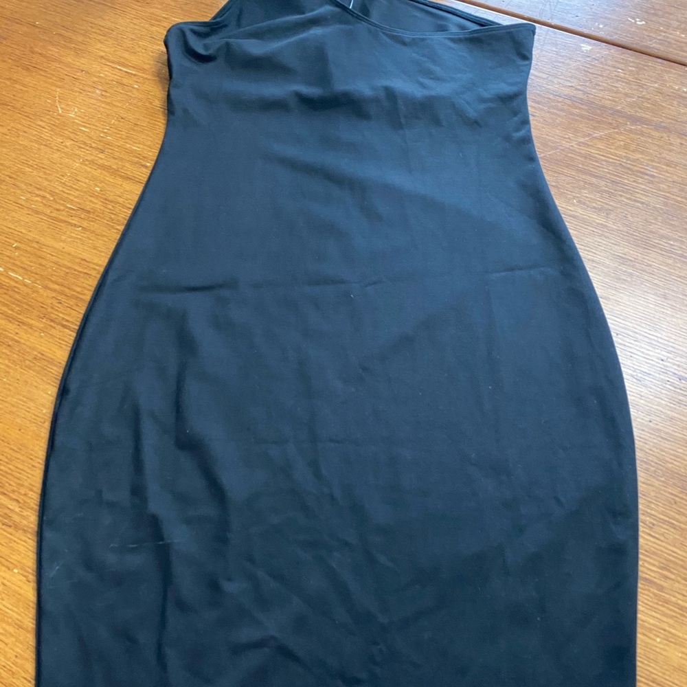 Sexy form fitting black dress NEW - Picture 3 of 3